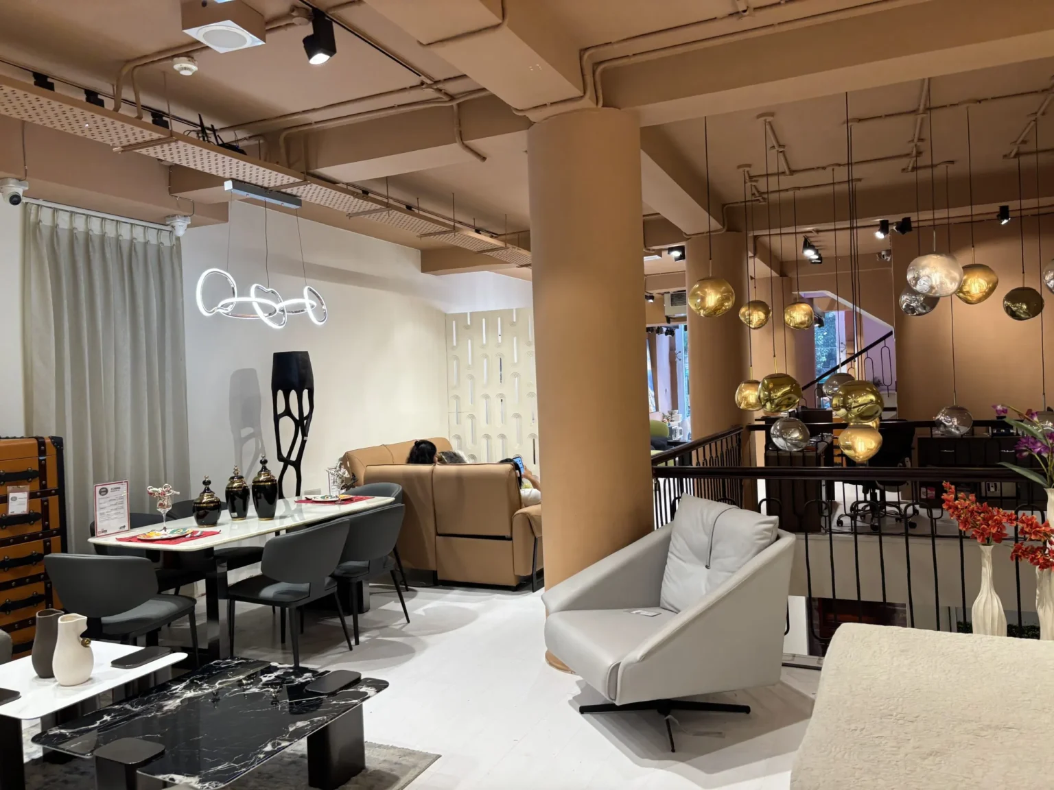 Home City luxury interior display